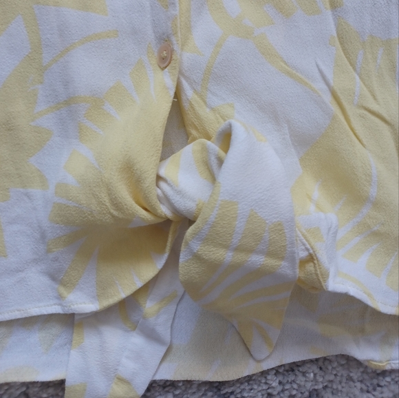 ARITZIA Front tie blouse - Picture 10 of 11